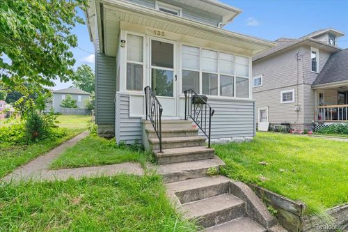 133 N Forbes St, Jackson, MI, 49202-3707 | Card Image