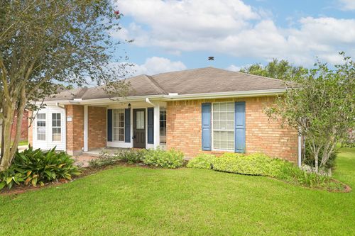 121 Rosedown Dr, Thibodaux, LA, 70301-2993 | Card Image