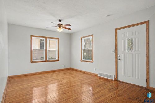 710 N Terrace Pl Place, Sioux Falls, SD, 57104 | Card Image