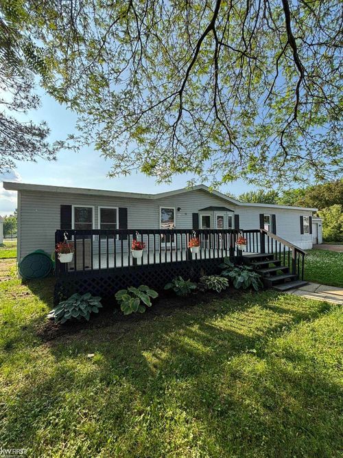18 Timber Ct, Flint, MI, 48506-5273 | Card Image