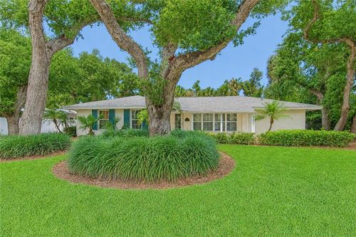 525 Iris Ln, Vero Beach, FL, 32963-1806 | Card Image