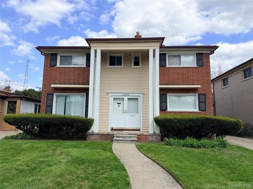 24660 Manistee St, Oak Park, MI, 48237-1712 | Card Image
