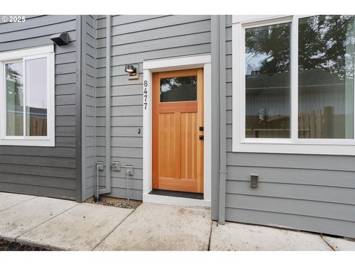 8477 Se 64th Ave, Portland, OR, 97206 | Card Image