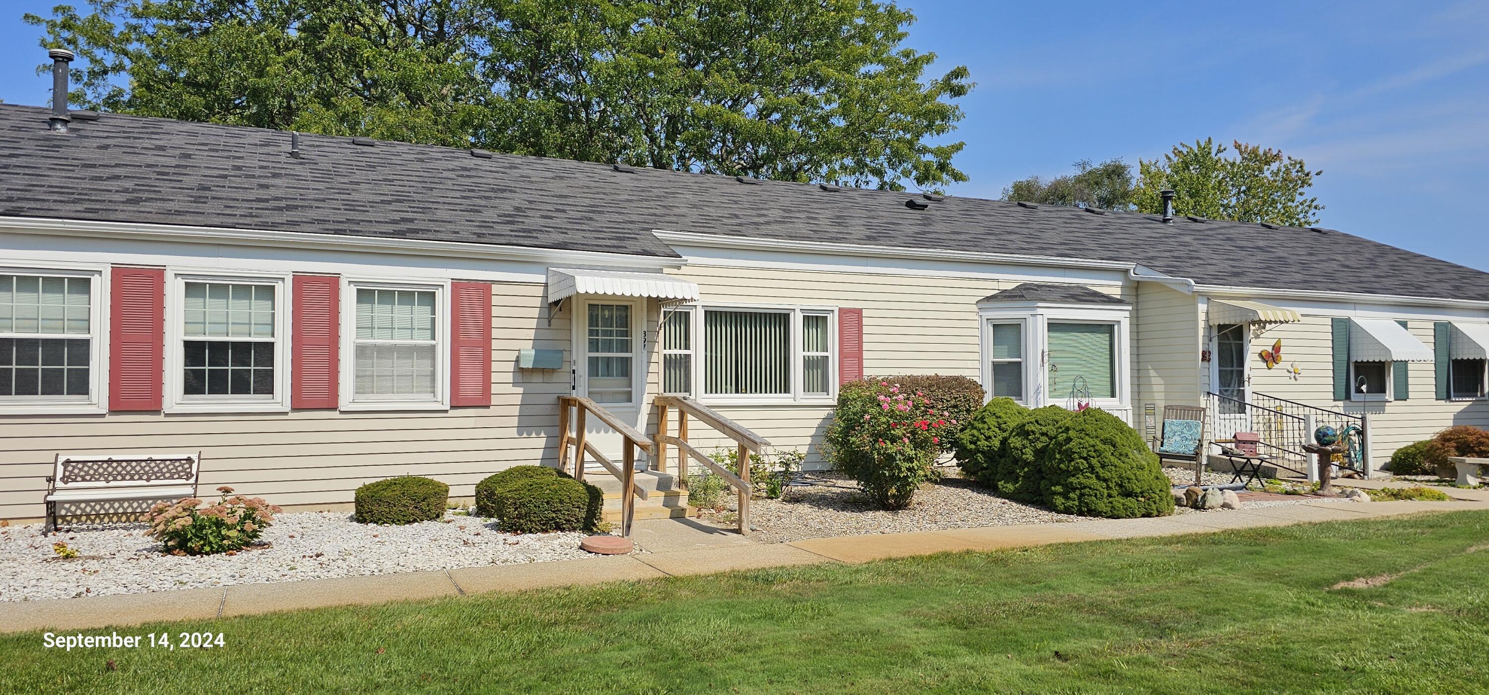 Village Ln, Jenison, MI 49428