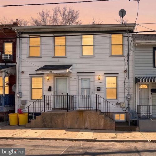 26 Bond St, Trenton, NJ, 08618-3702 | Card Image