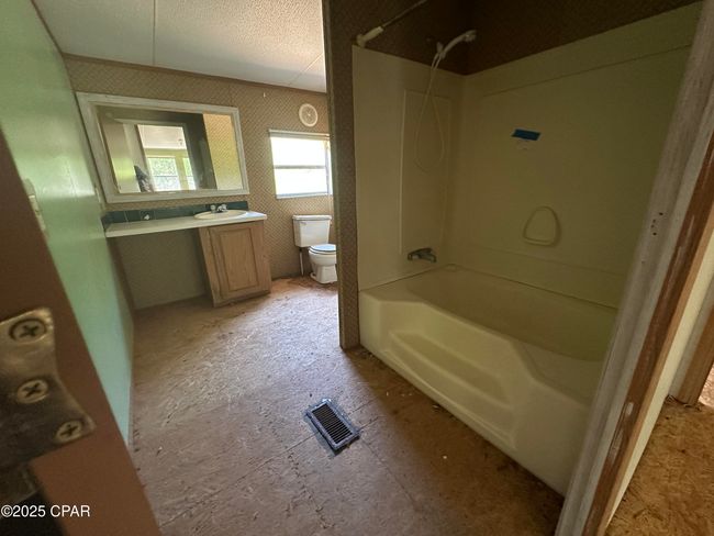 3340 Native Dancer Trl, House other with 3 bedrooms, 3 bathrooms and null parking in Chipley FL | Image 15