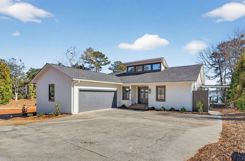 211 Lakecrest Dr Ne, Milledgeville, GA, 31061-8244 | Card Image