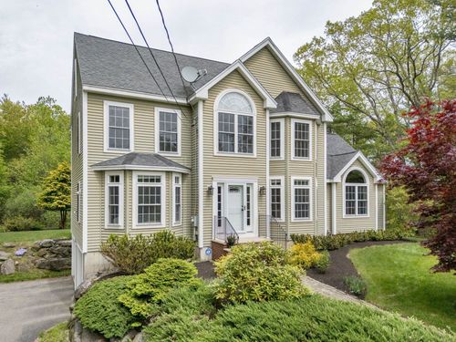 212 Oak Hill Rd, Barrington, NH, 03825-5816 | Card Image