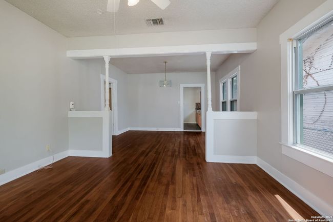 310 Mary St, House other with 3 bedrooms, 2 bathrooms and null parking in San Antonio TX | Image 13