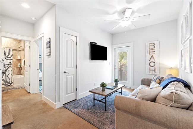 APT-11D - 247 W Roberts Ave, Condo with 3 bedrooms, 4 bathrooms and null parking in Port Aransas TX | Image 4