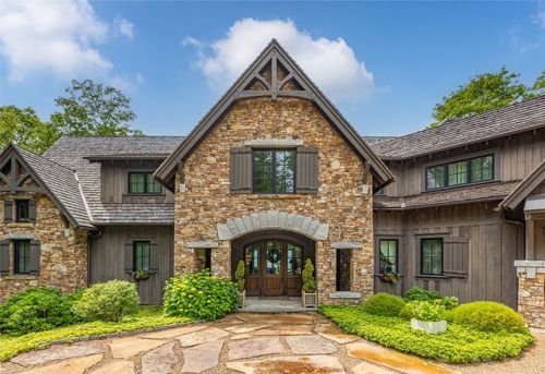 39 Firesong Ln, Glenville, NC, 28736-8900 | Card Image