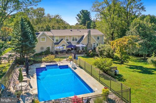 13025 Chestnut Oak Dr, Darnestown, MD, 20878-3556 | Card Image