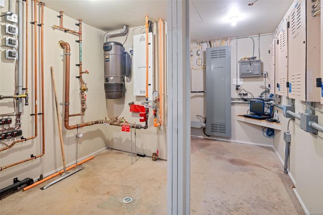 1050 Roxview Crt, House other with 4 bedrooms, 6 bathrooms and 3 parking in Sooke BC | Image 70