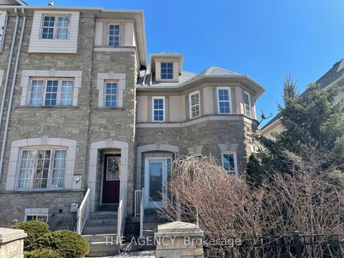 9031 Yonge St, Richmond Hill, ON, L4C0L2 | Card Image