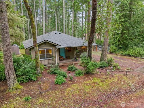 8918 129th Avenue Ct, Anderson Island, WA, 98303-9806 | Card Image