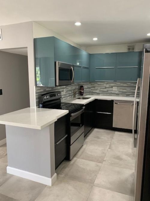 apt-204b-124 Ne 19th Ct, Wilton Manors, FL, 33305-1068 | Card Image