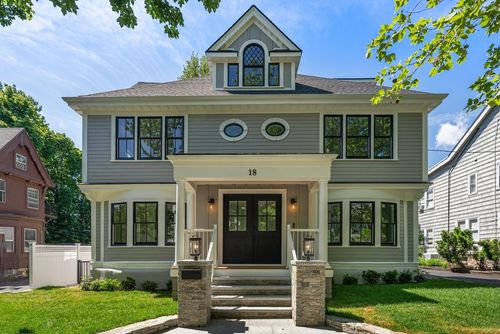 18 Naples Rd, Brookline, MA, 02446-5721 | Card Image