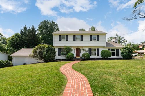 303 Copeland Dr, STAUNTON, VA, 24401-2124 | Card Image