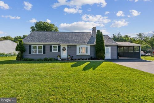 221 Park Dr, DOWNINGTOWN, PA, 19335-2118 | Card Image