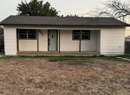 907 E 15th St, Big Spring, TX, 79720-4735 | Card Image