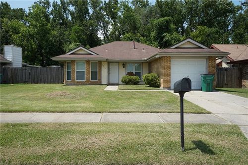 2916 Laurie Ln, Marrero, LA, 70072-6263 | Card Image