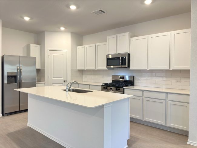 150 Cibolo Creek Loop, House other with 4 bedrooms, 3 bathrooms and null parking in Bastrop TX | Image 5