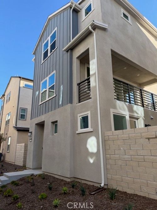 27461 Lumber Pine Pl, Valencia, CA, 91381-1768 | Card Image