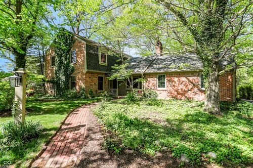 80 Williamsburg Ct, Zionsville, IN, 46077-1156 | Card Image