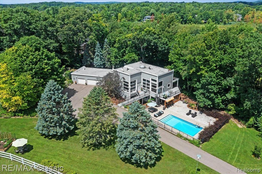 Oak Hill Trl, Commerce Township, MI 48382