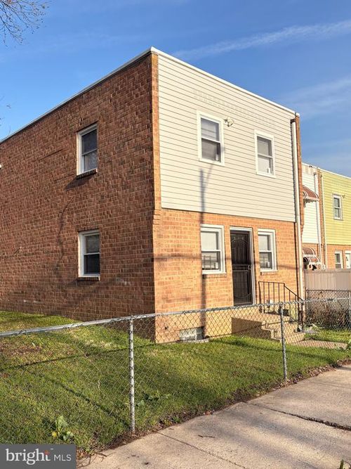 2126 N 12th Street, PHILADELPHIA, PA, 19122 | Card Image