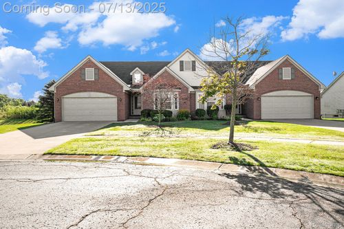 3-7031 Iris Court, Grand Blanc, MI, 48439 | Card Image