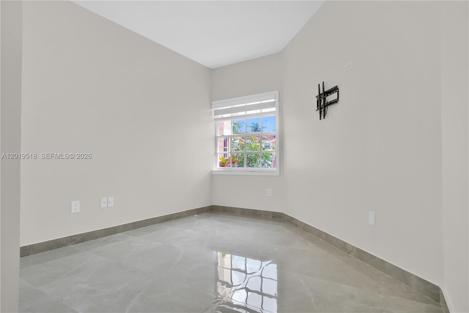 Residential Lease in Miami 3