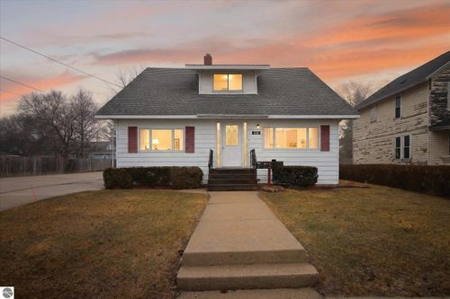 430 Bridge Ave, Alma, MI, 48801-2033 | Card Image