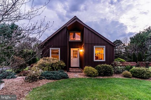 100 Burnt House Rd, CARLISLE, PA, 17015-9133 | Card Image