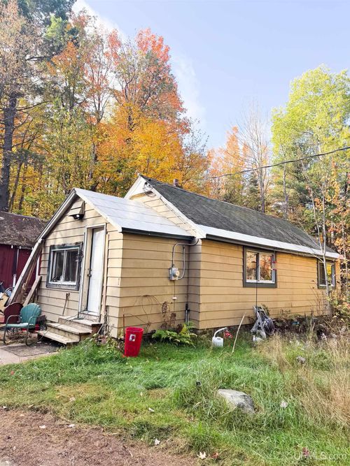 24 Braastads Road, Ishpeming, MI, 49849 | Card Image