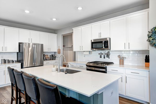 2428 Stonehill Way, House other with 5 bedrooms, 5 bathrooms and null parking in New Palestine IN | Image 13