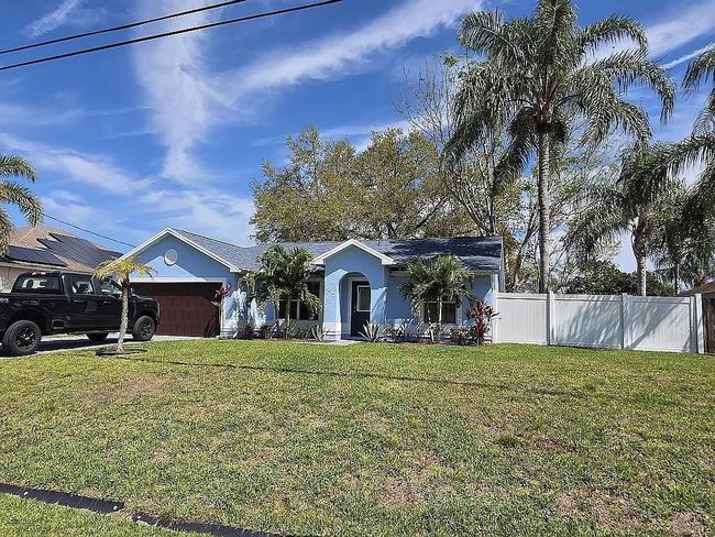 1817 Sw Leafy Rd, House other with 3 bedrooms, 2 bathrooms and null parking in Port St. Lucie FL | Image 5