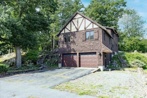 43 Ledgewood Dr, Danvers, MA, 01923-1128 | Card Image