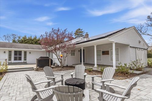 15 Gardners Ln, Hampton Bays, NY, 11946-3217 | Card Image