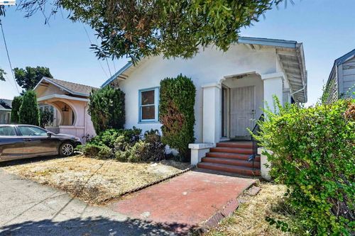 7015 Holly St, Oakland, CA, 94621-3121 | Card Image