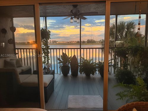 205-7-605 Ives Dairy Rd, Miami, FL, 33179-5490 | Card Image