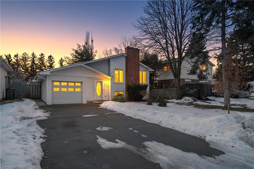 428 Dayna Cres, Waterloo, ON, N2K3K7 | Card Image