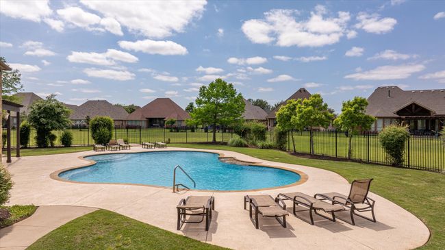 317 Paddle Boat Dr, House other with 4 bedrooms, 2 bathrooms and null parking in Granbury TX | Image 35