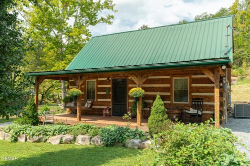 1303 Witt Hollow Rd, Sevierville, TN, 37862-1880 | Card Image