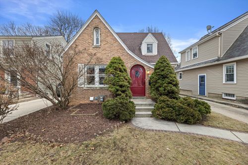 5934 N Kent Ave, Whitefish Bay, WI, 53217-4614 | Card Image