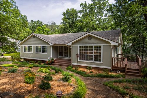 1534 E Century Dr, Fayetteville, AR, 72703-3703 | Card Image