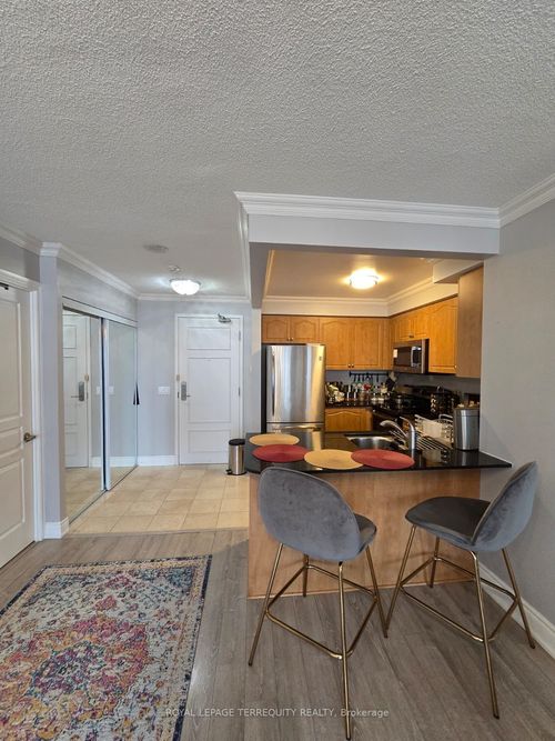 906-350 Red Maple Rd, Richmond Hill, ON, L4C0T5 | Card Image