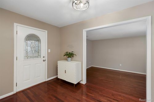 23773 Clarkson St, Southfield, MI, 48033-2504 | Card Image