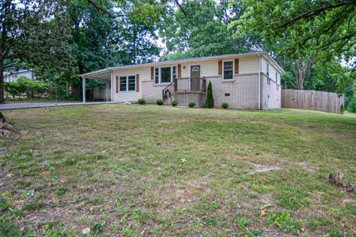 110 Oak Park Dr, Dickson, TN, 37055-3128 | Card Image