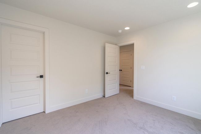Upstairs Bedroom | Image 43